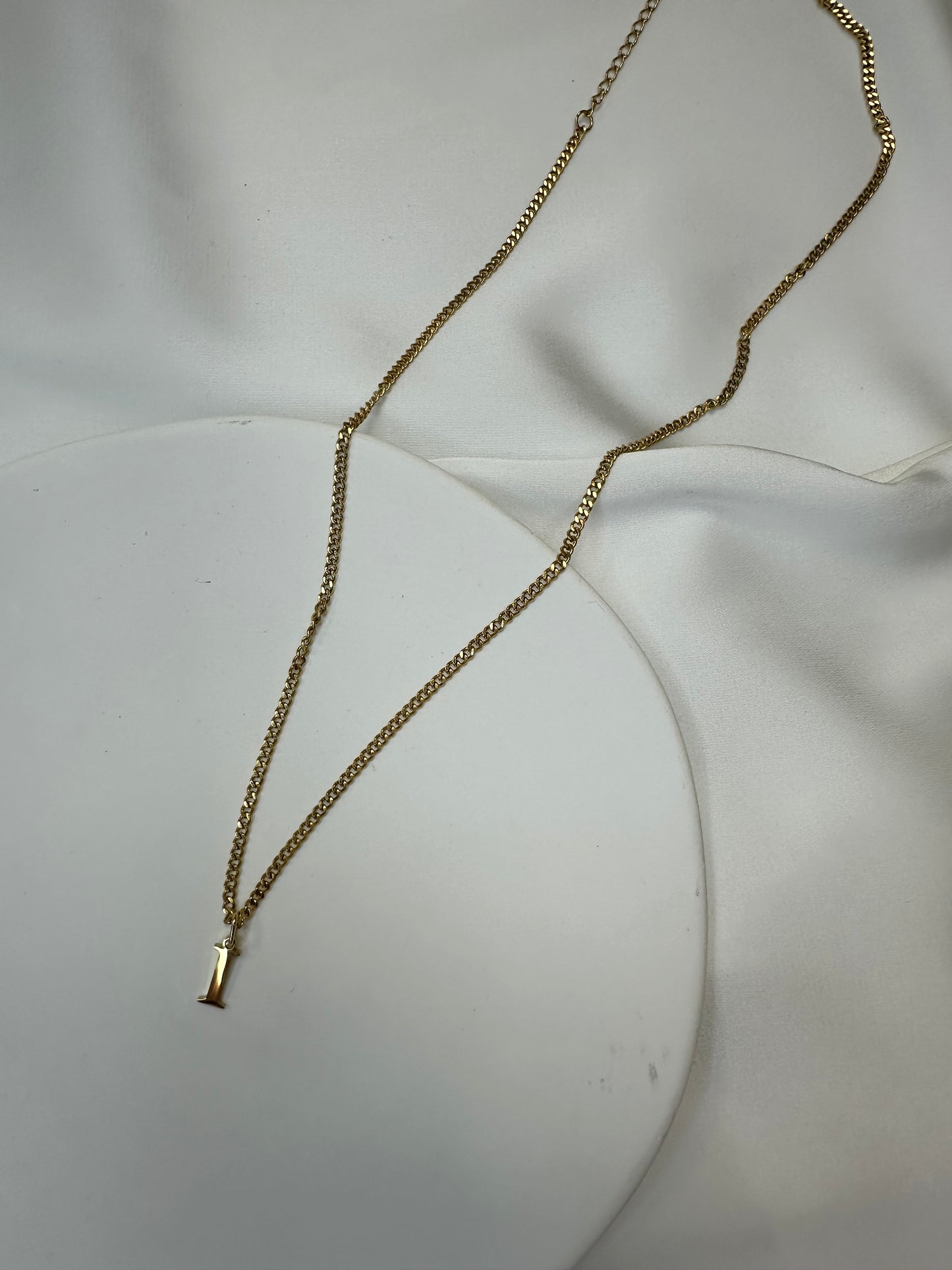 Collier Initiale Luxe - en acier inoxydable