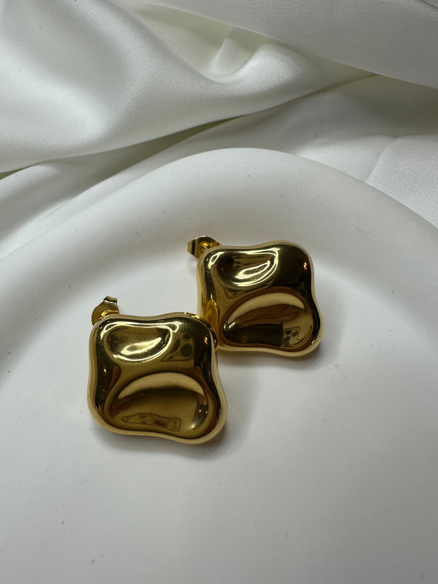 Boucles d'oreilles Golden Wave - en acier inoxydable, plaqué or 18 carats