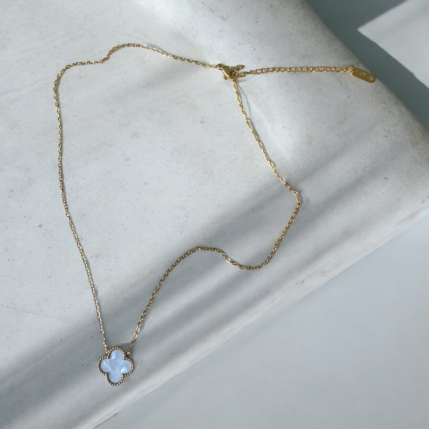 Collier Aura – en acier titane
