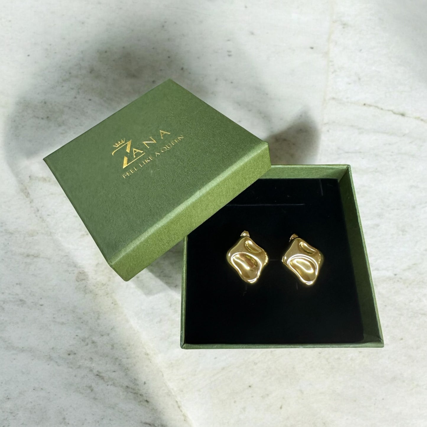 Boucles d'oreilles Golden Wave - en acier inoxydable, plaqué or 18 carats