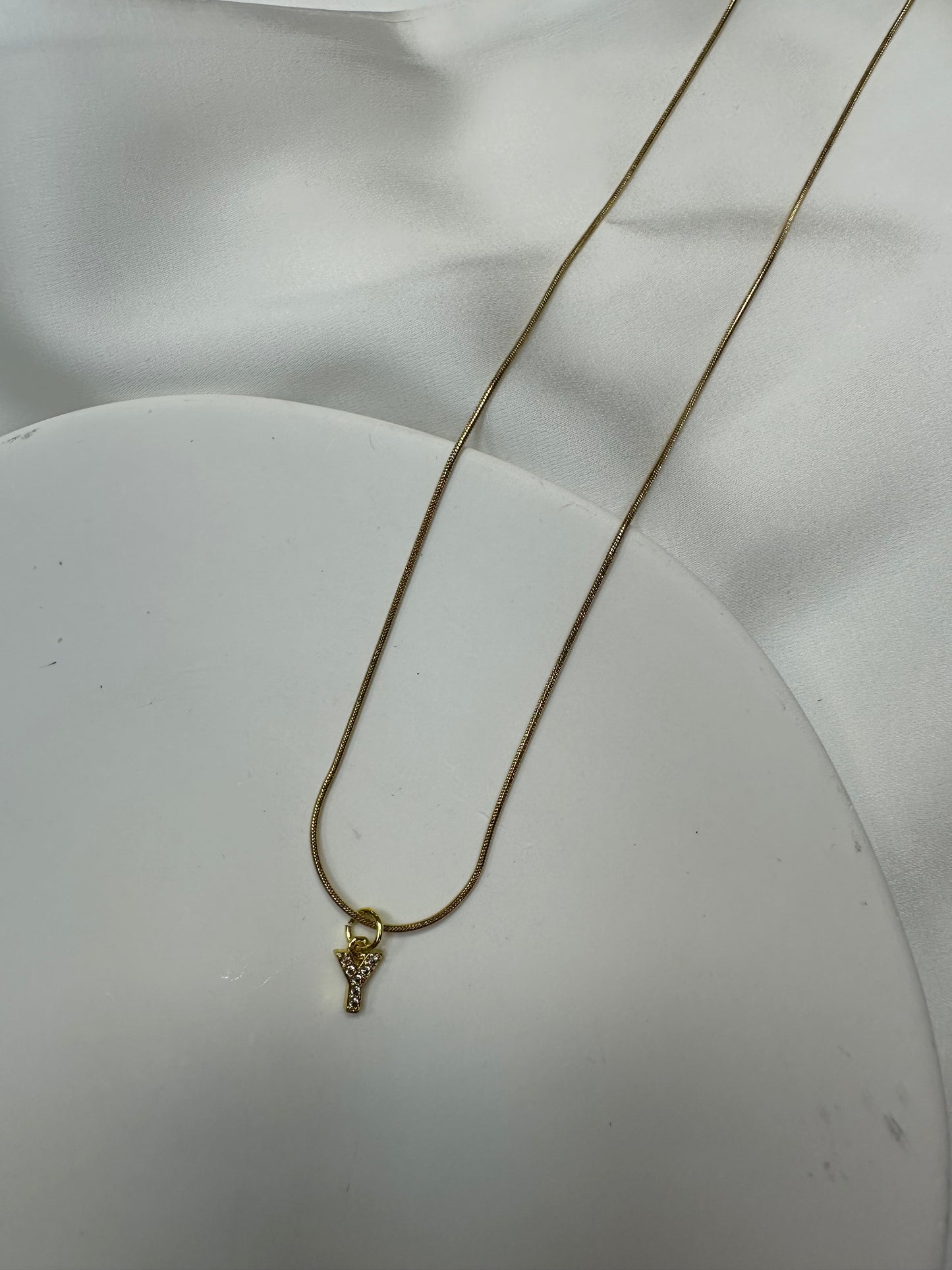 Collier Initiale Scintillant - en acier inoxydable