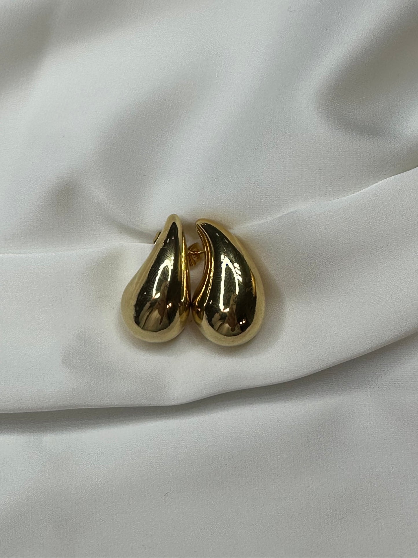 Ohrringe Golden Drop – aus Edelstahl, 18 Karat vergoldet
