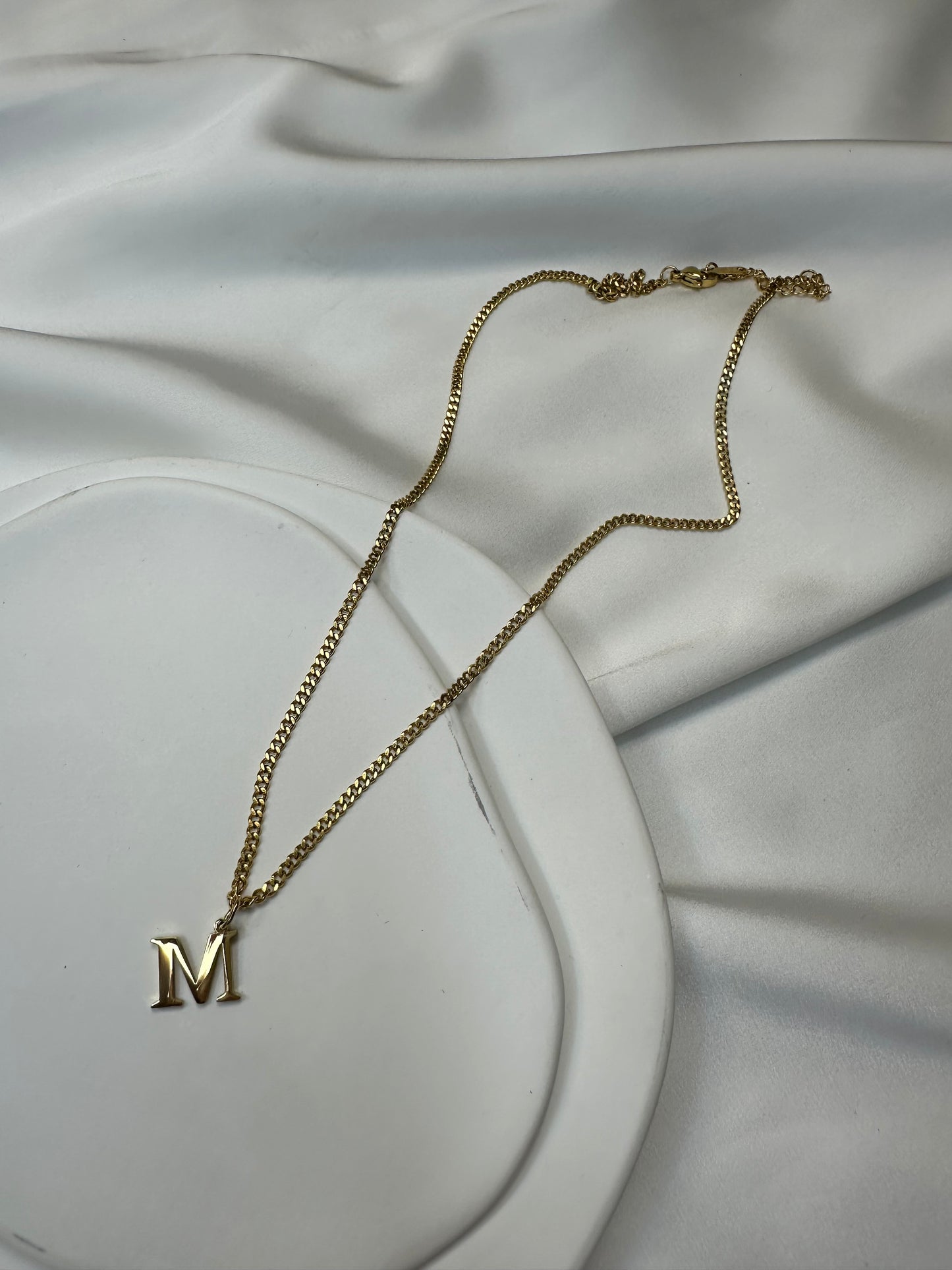 Halskette Luxe Initial - aus Edelstahl