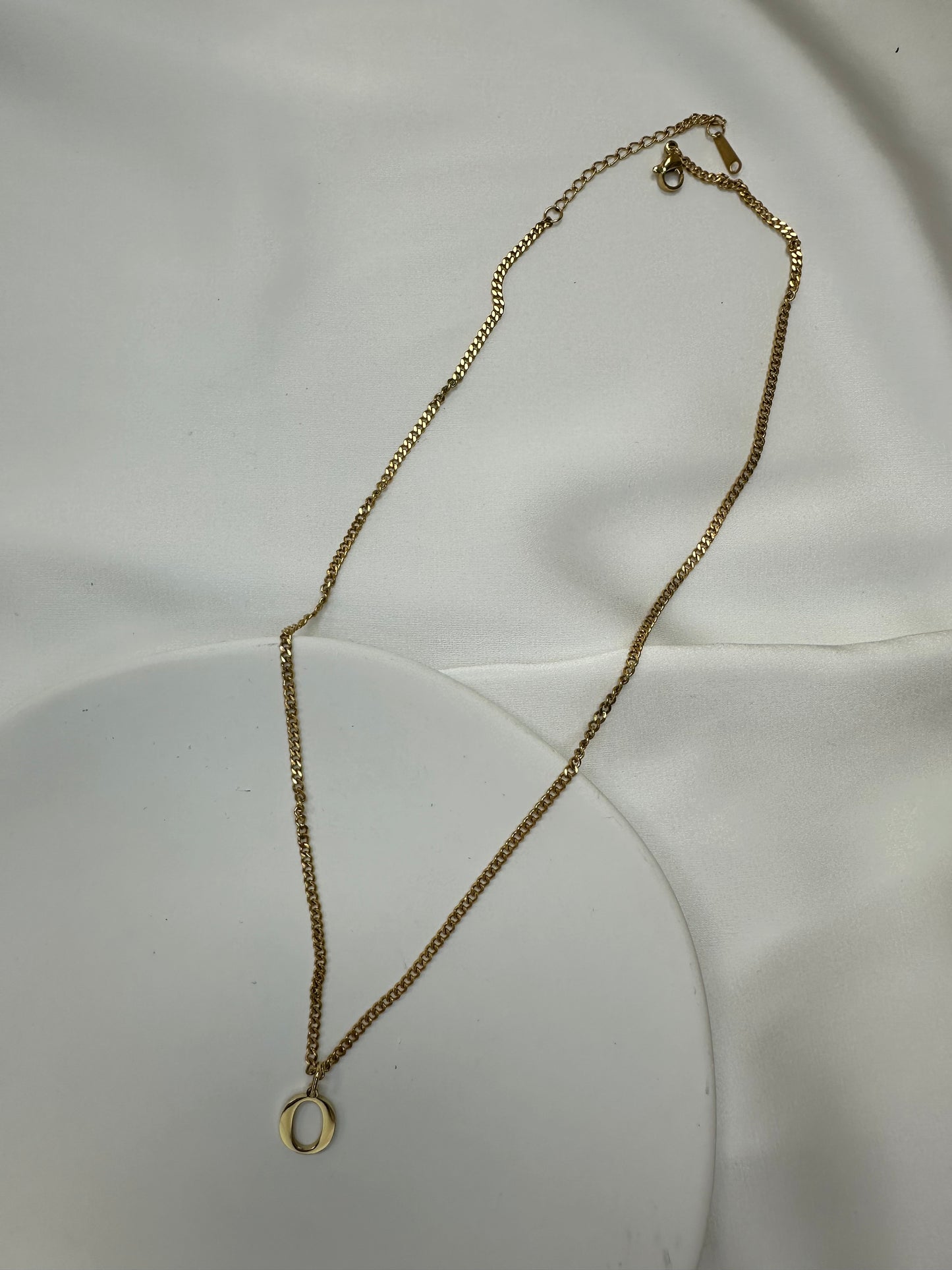 Halskette Luxe Initial - aus Edelstahl