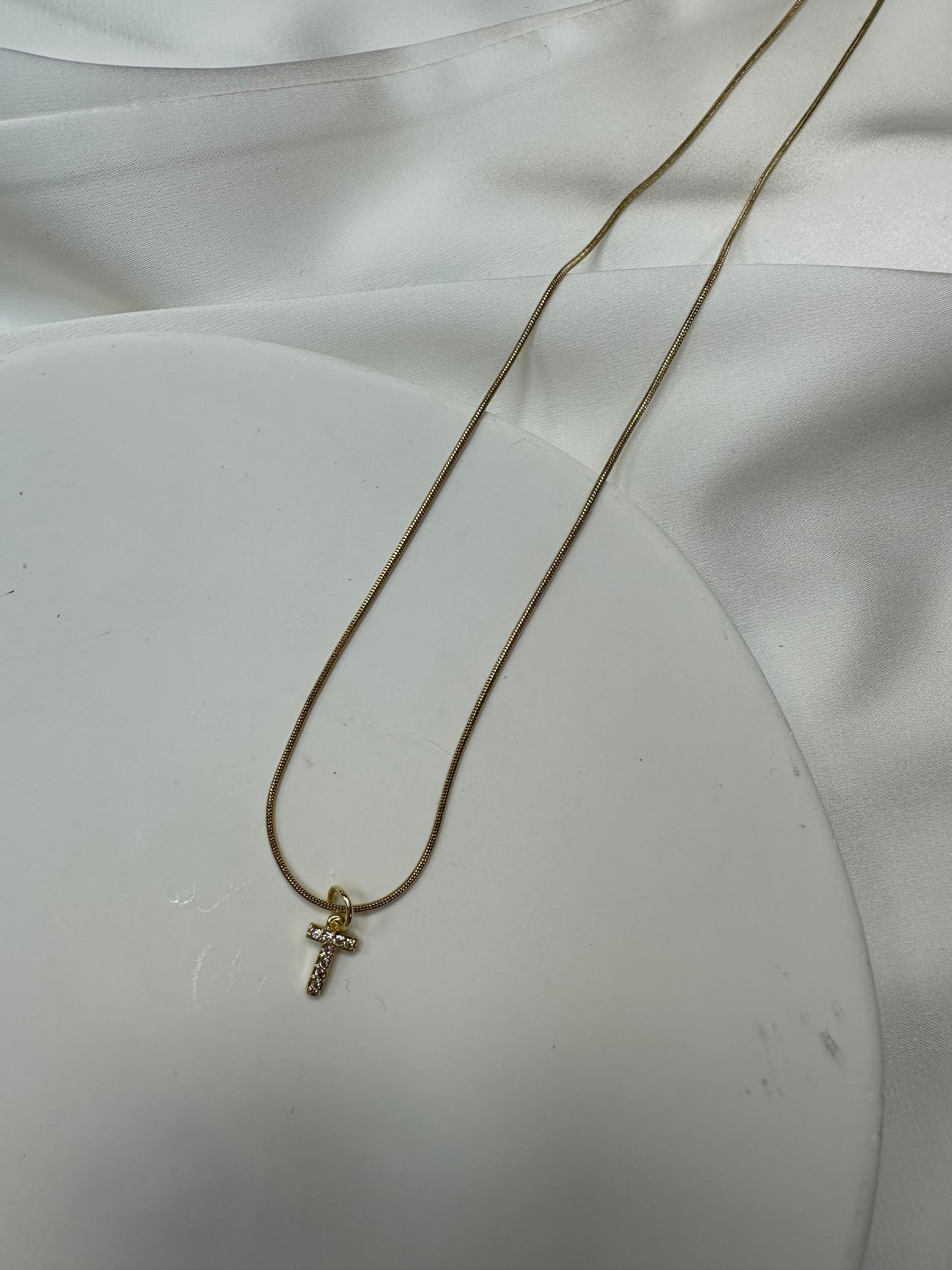 Collier Initiale Scintillant - en acier inoxydable
