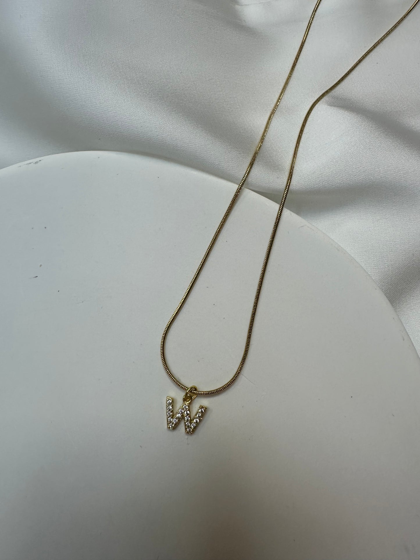 Collier Initiale Scintillant - en acier inoxydable
